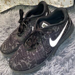 Nike Reflective Free Run size 8.5 men’s 7